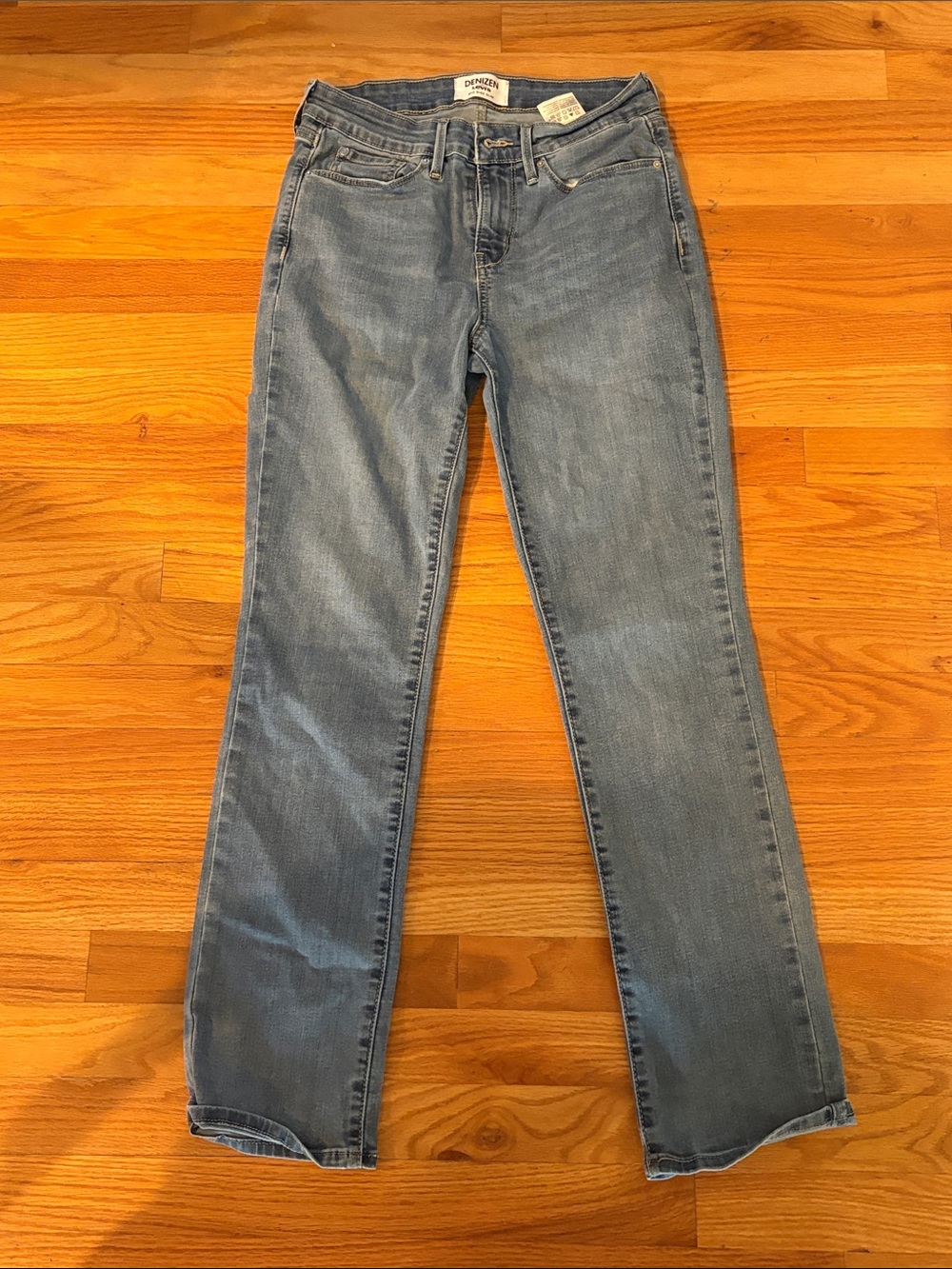 Levi's Women's Light Wash Straight-Leg Jeans